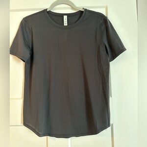 NWT high neck run and train tee